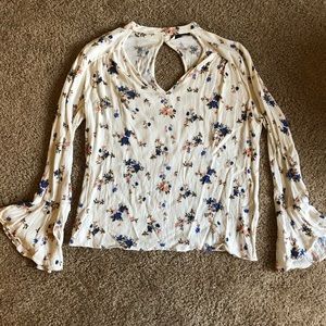 American eagle bell sleeve top